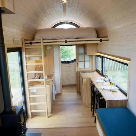 La Tiny De Doriemont Chalet *